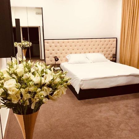 It Hotel Tumanyan Street 耶烈万 外观 照片