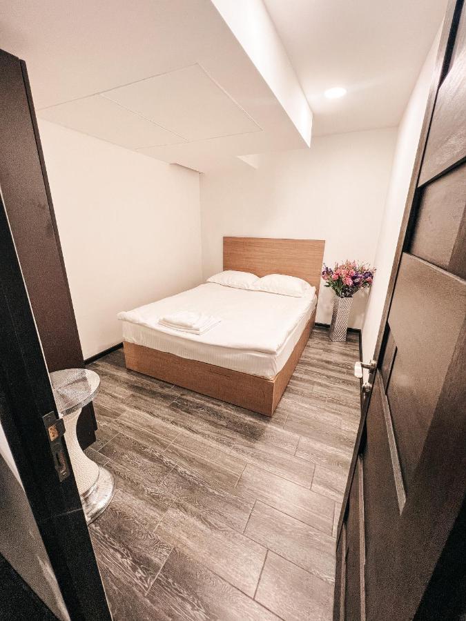 It Hotel Tumanyan Street 耶烈万 外观 照片