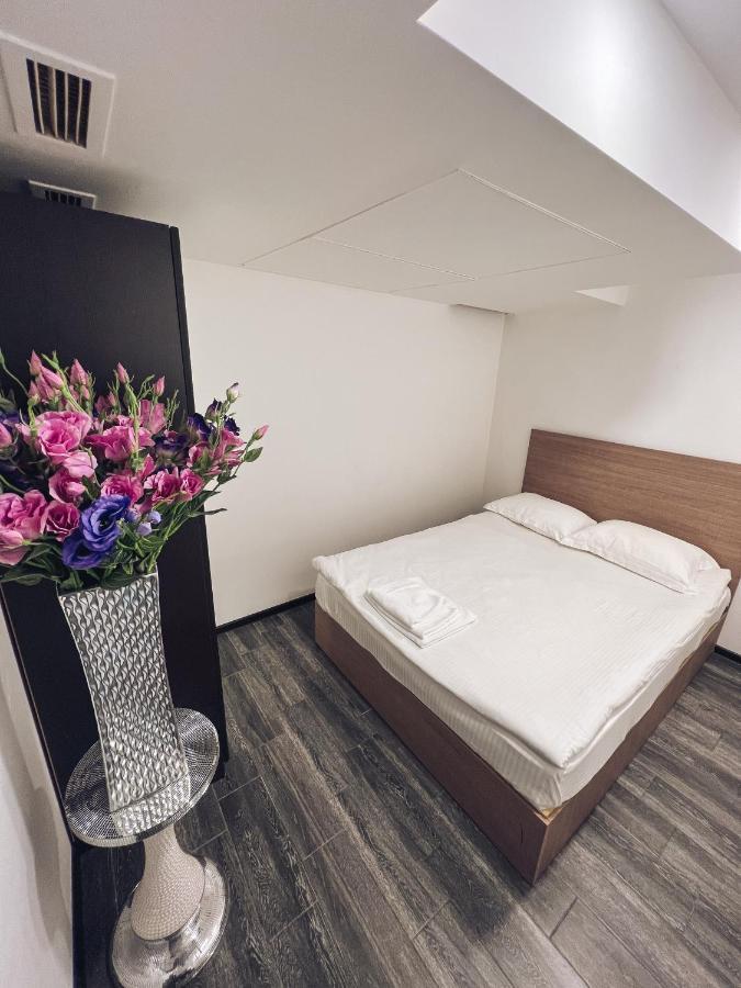 It Hotel Tumanyan Street 耶烈万 外观 照片
