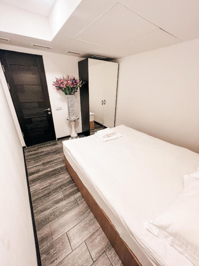 It Hotel Tumanyan Street 耶烈万 外观 照片