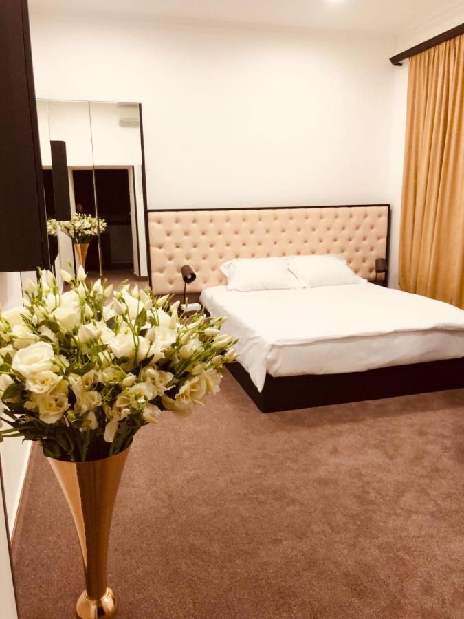 It Hotel Tumanyan Street 耶烈万 外观 照片