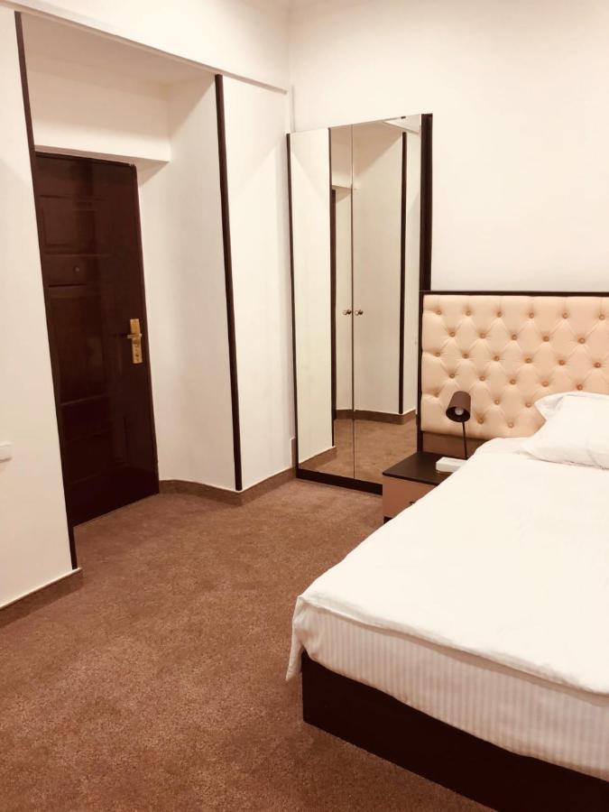 It Hotel Tumanyan Street 耶烈万 外观 照片